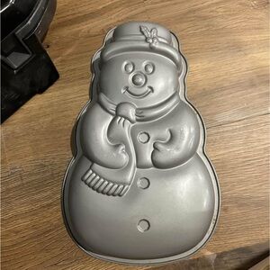 Frosty the Snowman Cake Tin